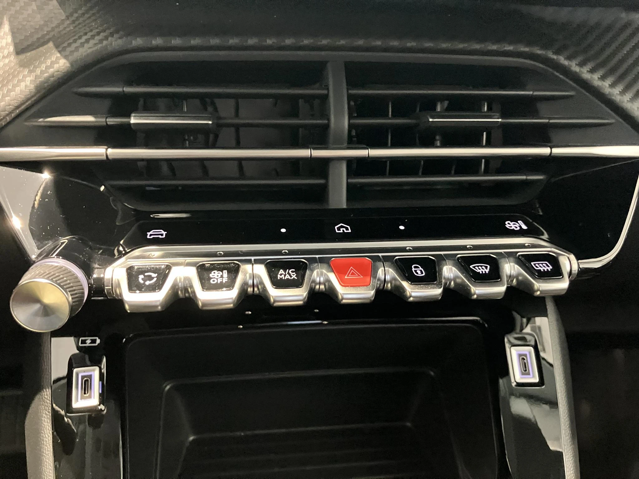 Peugeot-208-image-27
