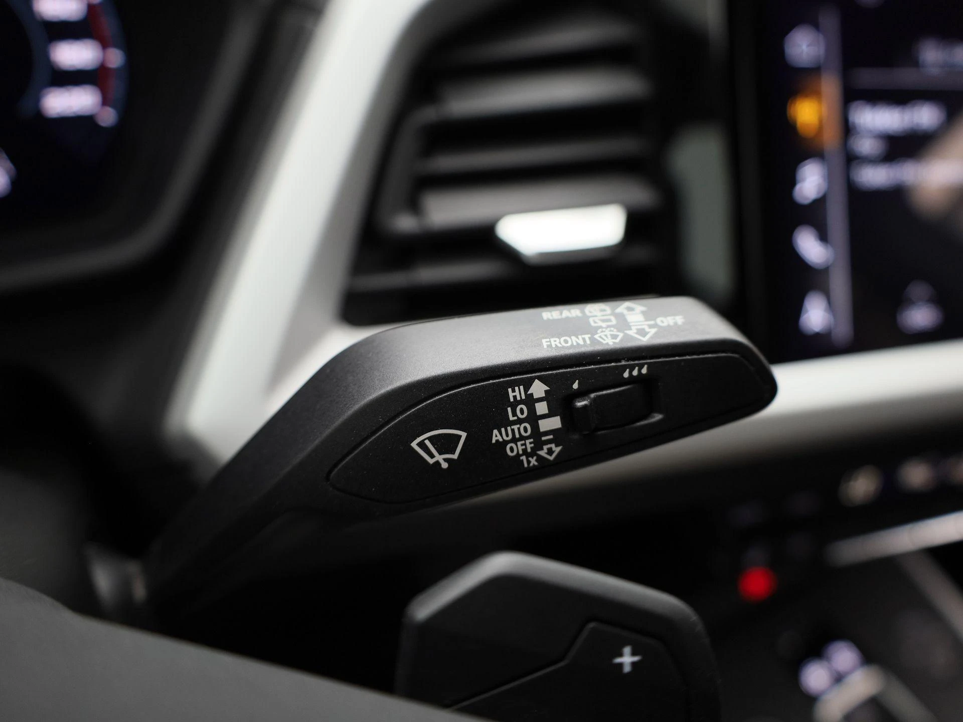 Audi-Q4 e-tron-image-22
