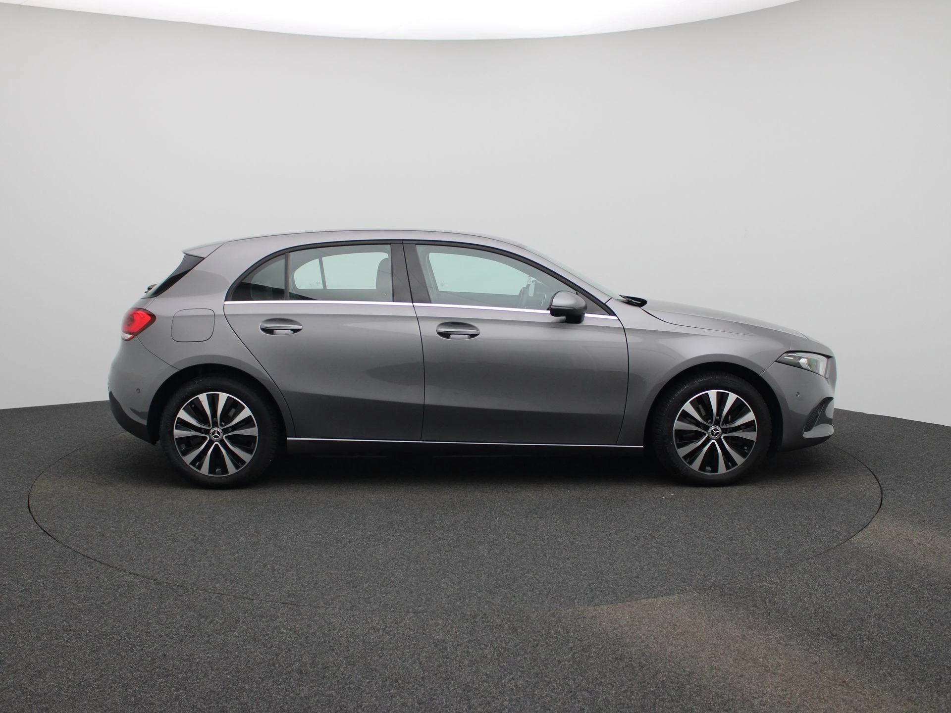 Mercedes-Benz-A-Klasse-image-5