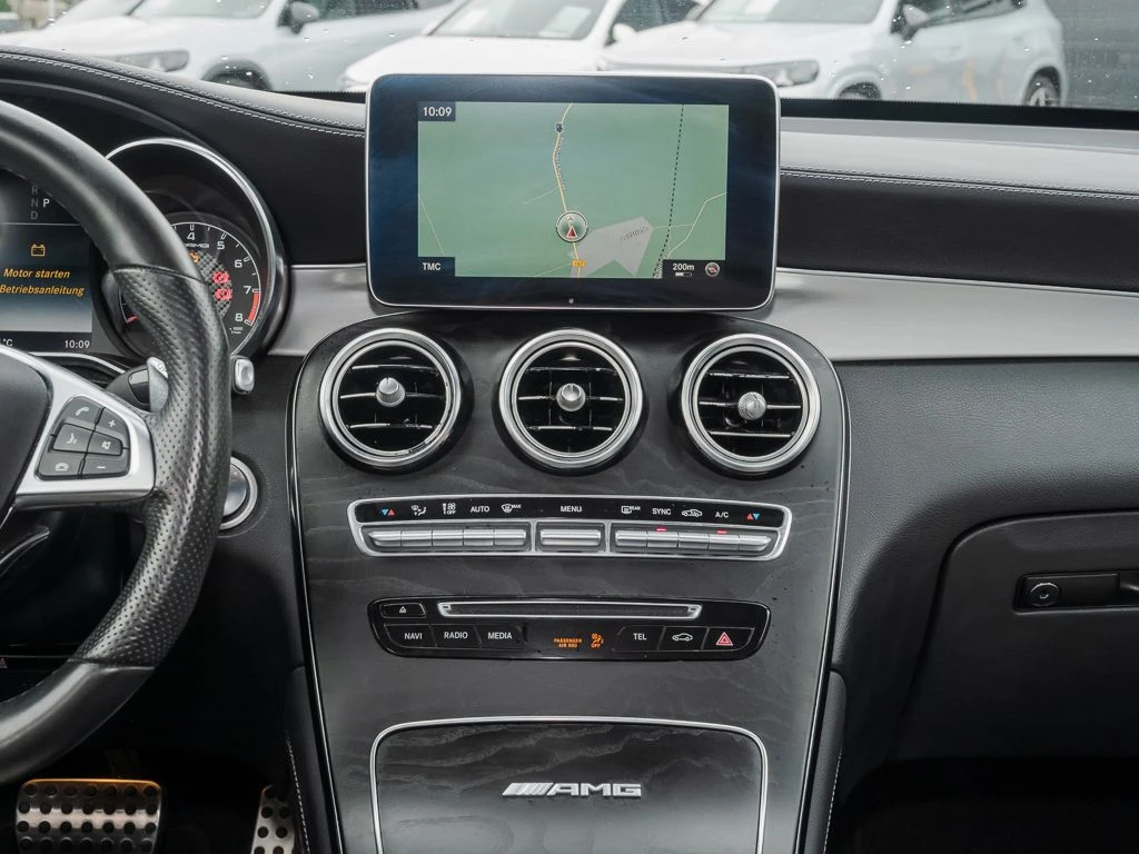 Mercedes-AMG-GLC 63 AMG-image-9