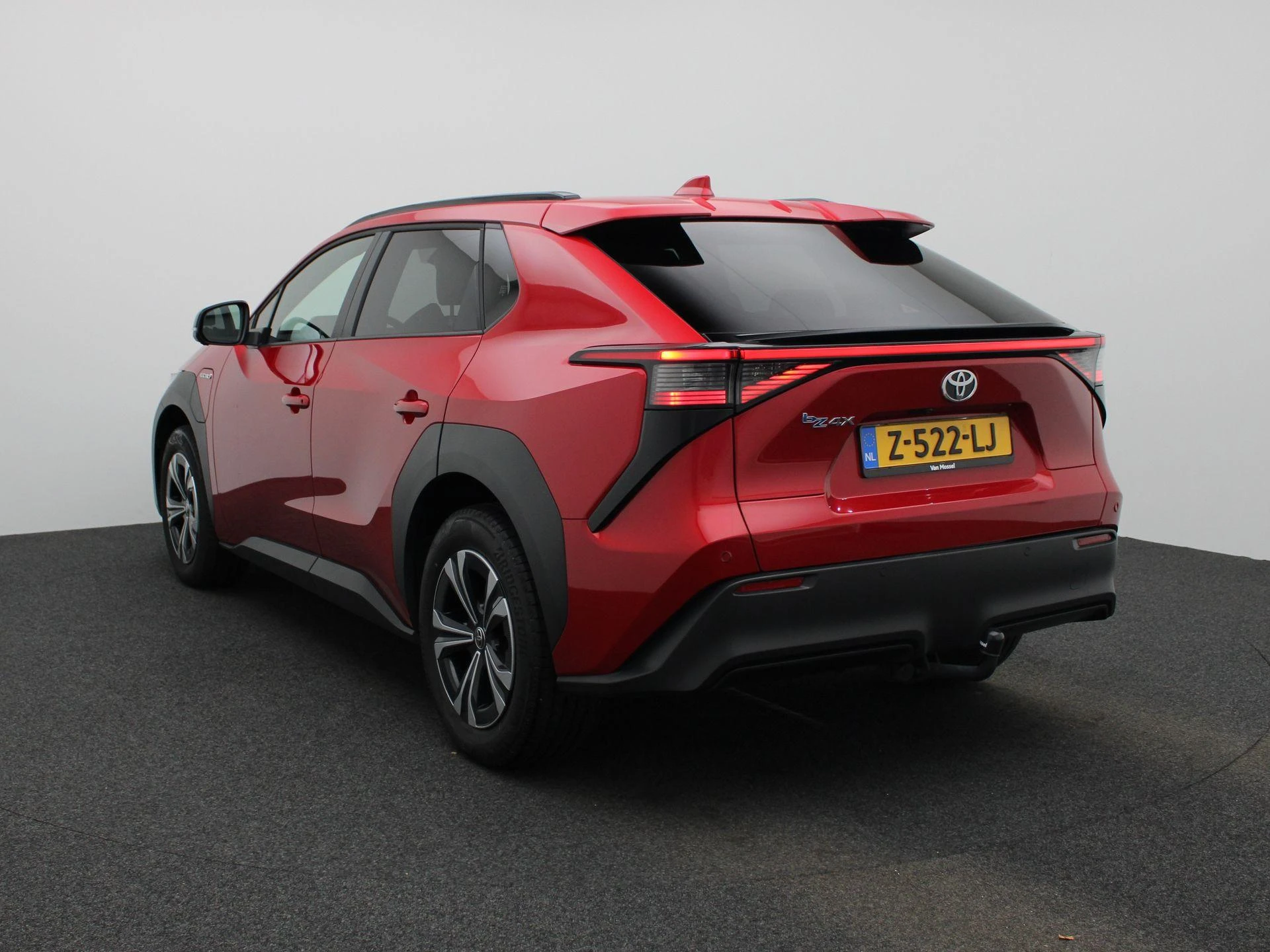 Toyota-bZ4X-image-1