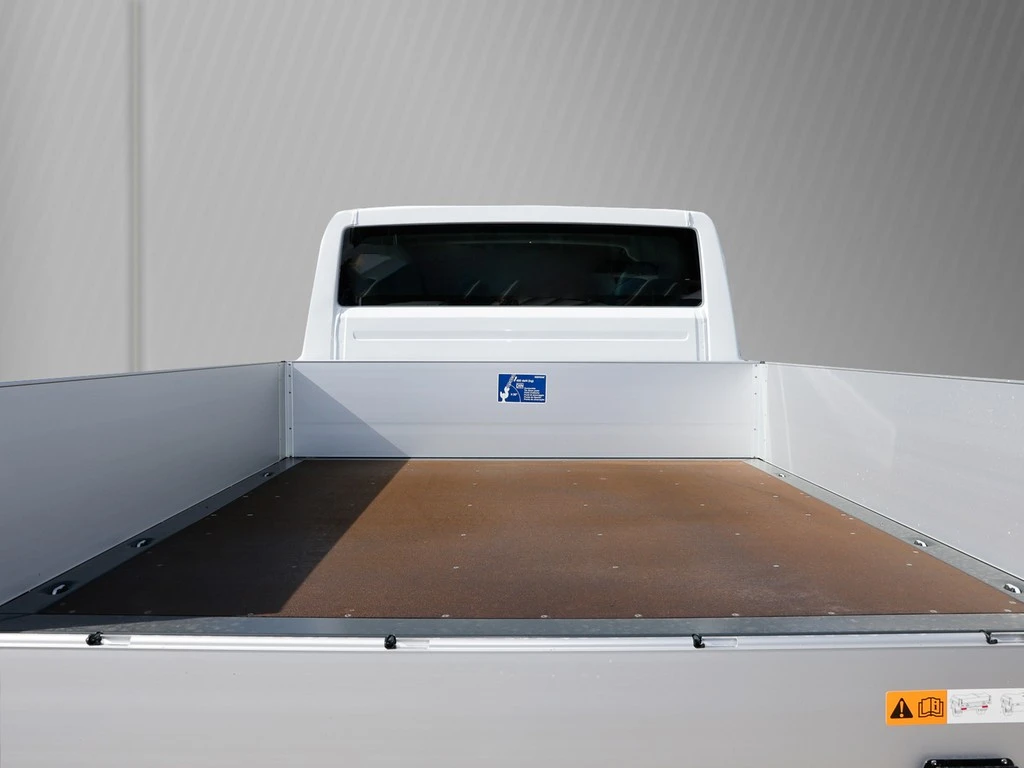 Volkswagen-Transporter-image-4