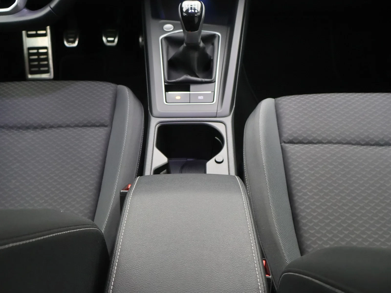Volkswagen Golf VIII Golf VIII 1.5TSI 130PK *VIRTUAL COCKPIT*CAMERA*LED*CRUISE*PDC*NAVI*APP-CONNECT*...*