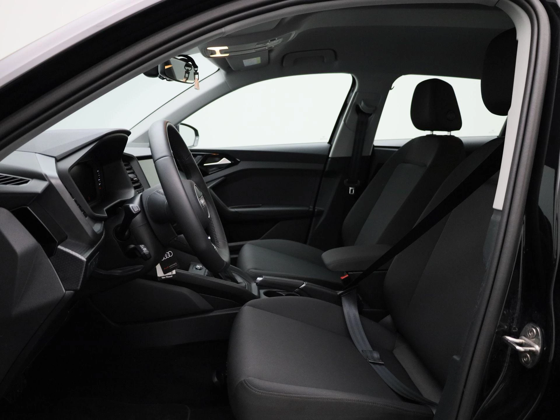 Audi-A1 Sportback-image-8
