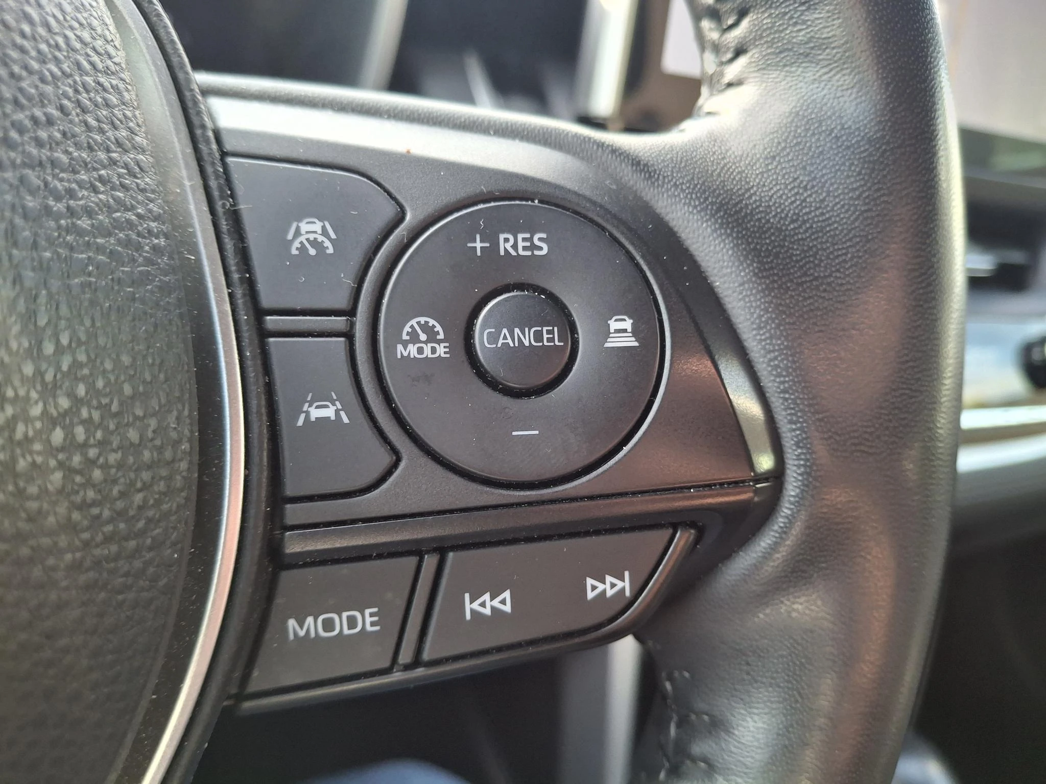 Toyota-Corolla Cross-image-11