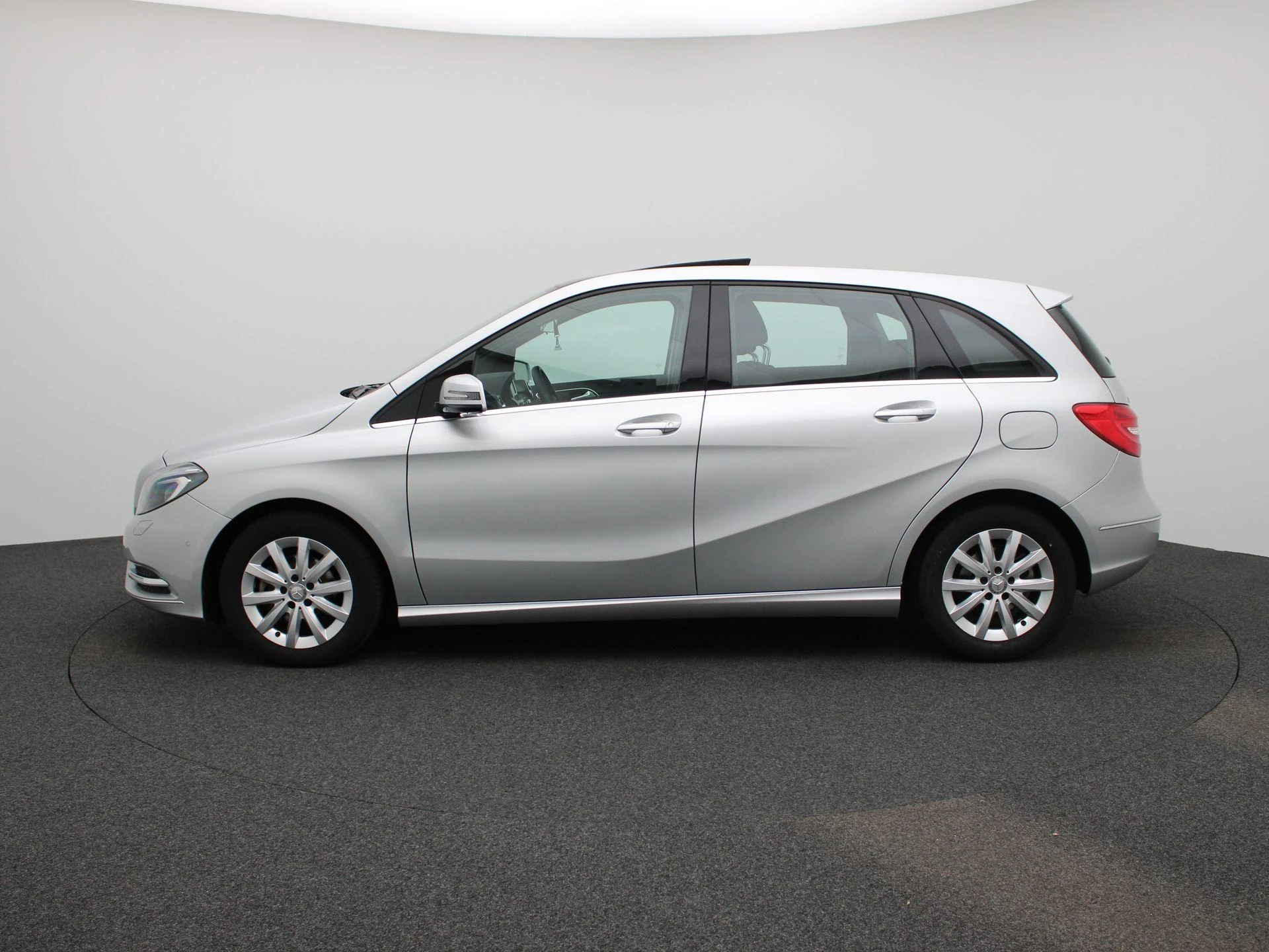 Mercedes-Benz-B-Klasse-image-3