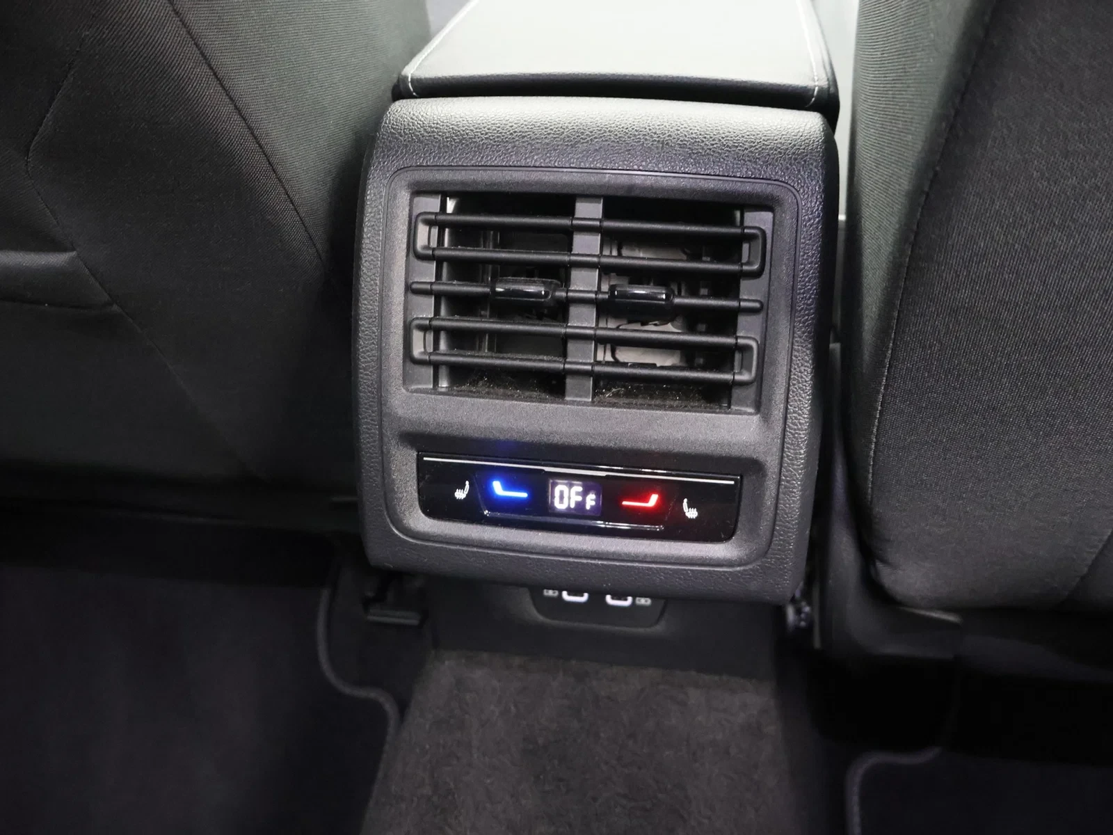 Volkswagen Golf VIII Golf VIII 1.5TSI 130PK *VIRTUAL COCKPIT*CAMERA*LED*CRUISE*PDC*NAVI*APP-CONNECT*...*