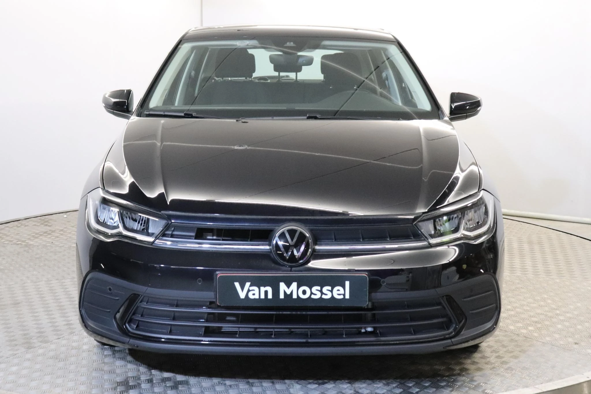 Volkswagen-Polo-image-1