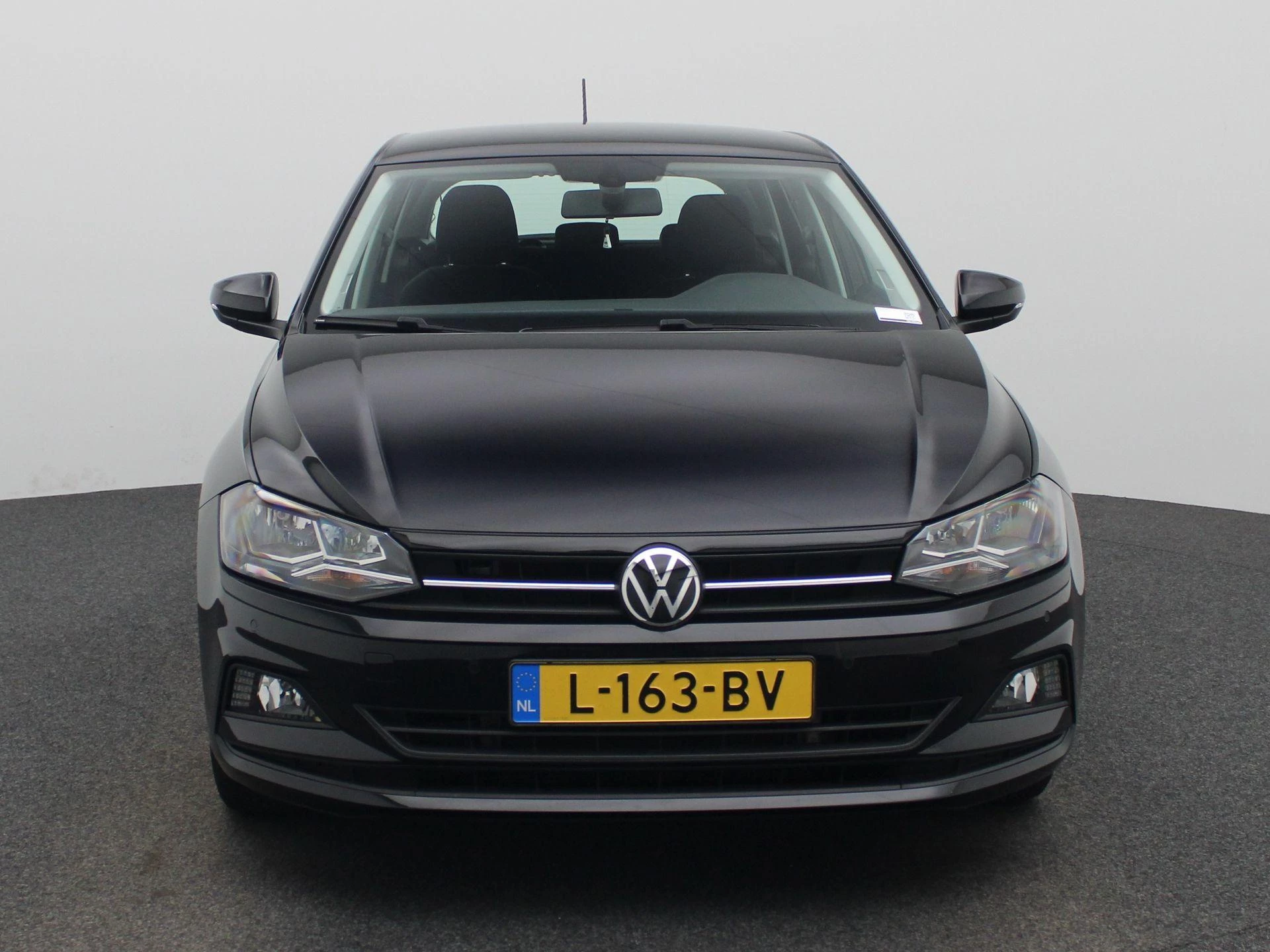 Volkswagen-Polo-image-2