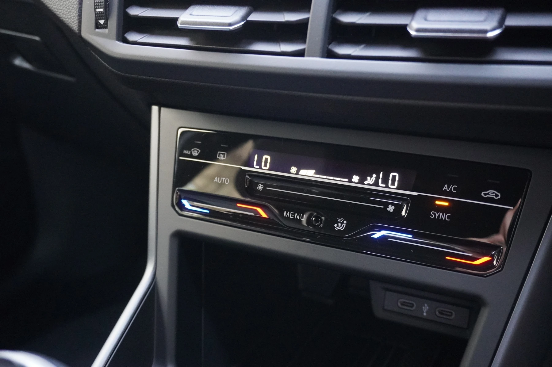 Volkswagen-Polo-image-29