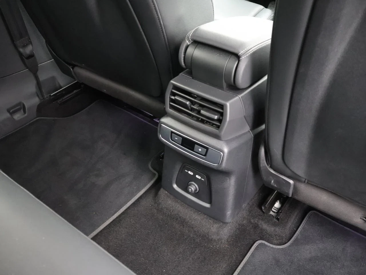 Audi-Q4 e-tron-image-23