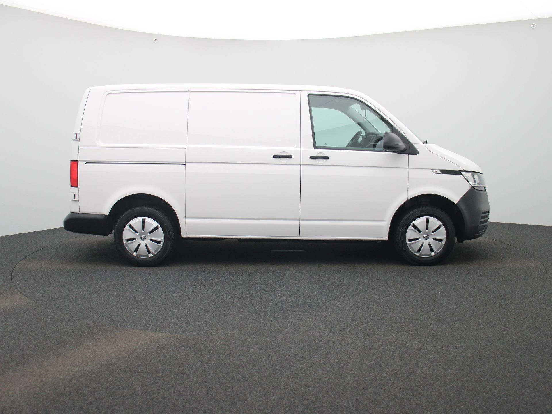Volkswagen-Transporter-image-5
