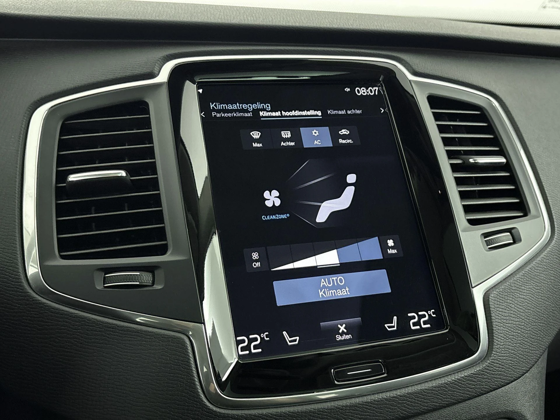 Volvo-XC90-image-15
