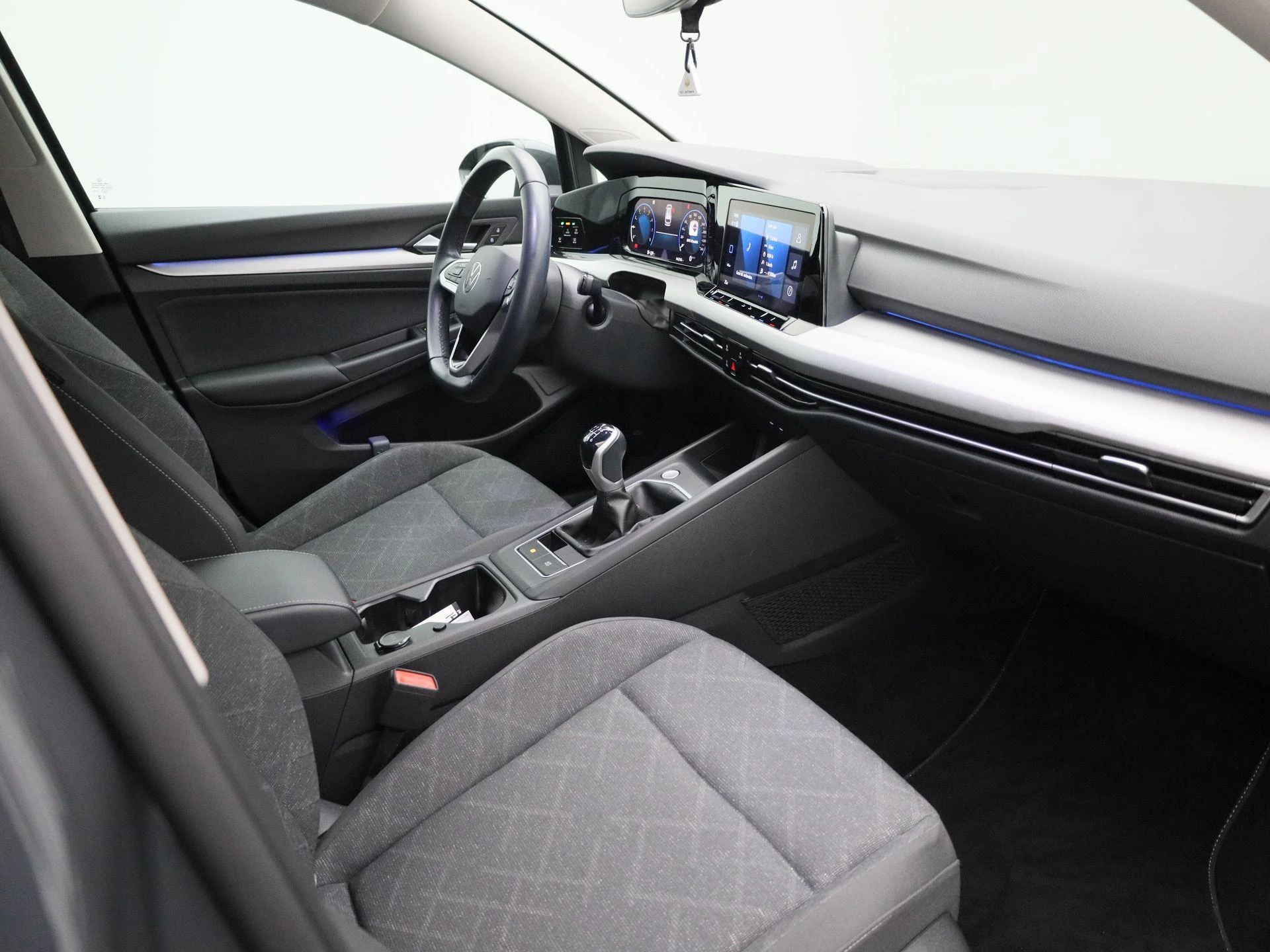 Volkswagen-Golf-image-35