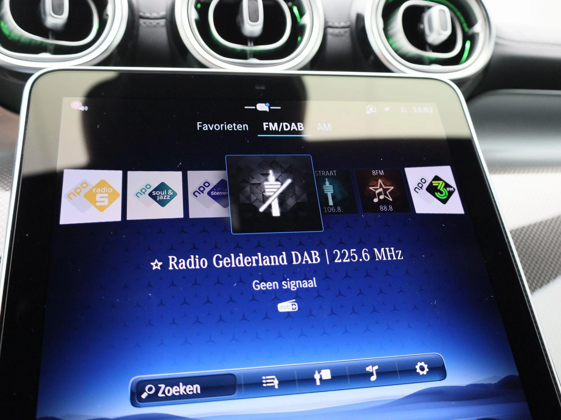 Mercedes-Benz-GLC-image-21