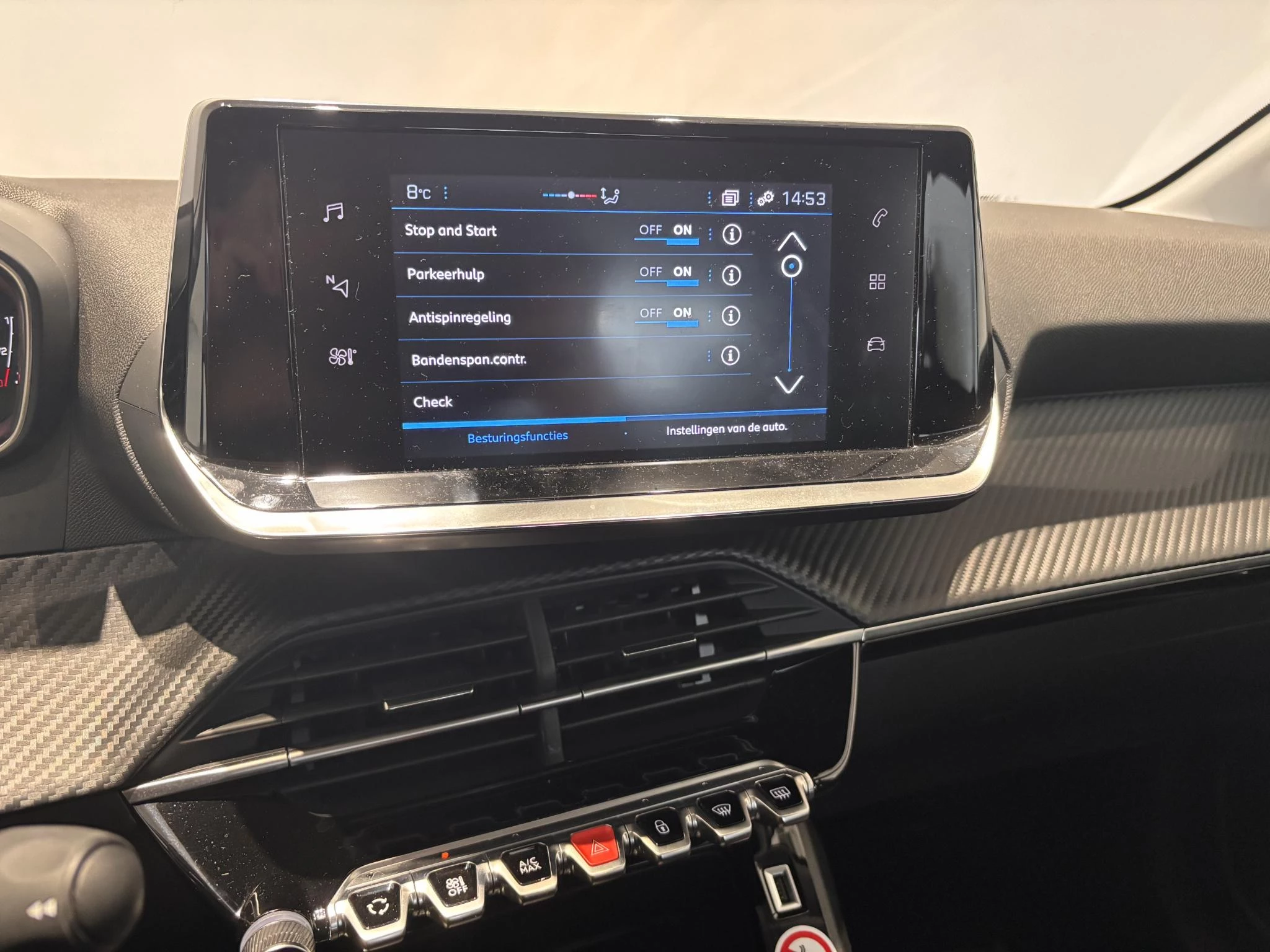 Peugeot-208-image-21