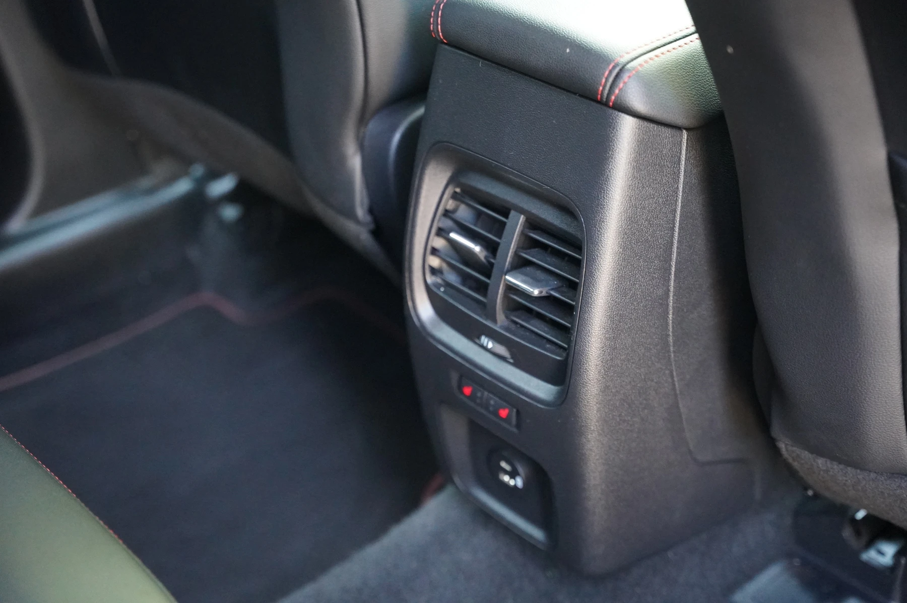 Ford-Kuga-image-27