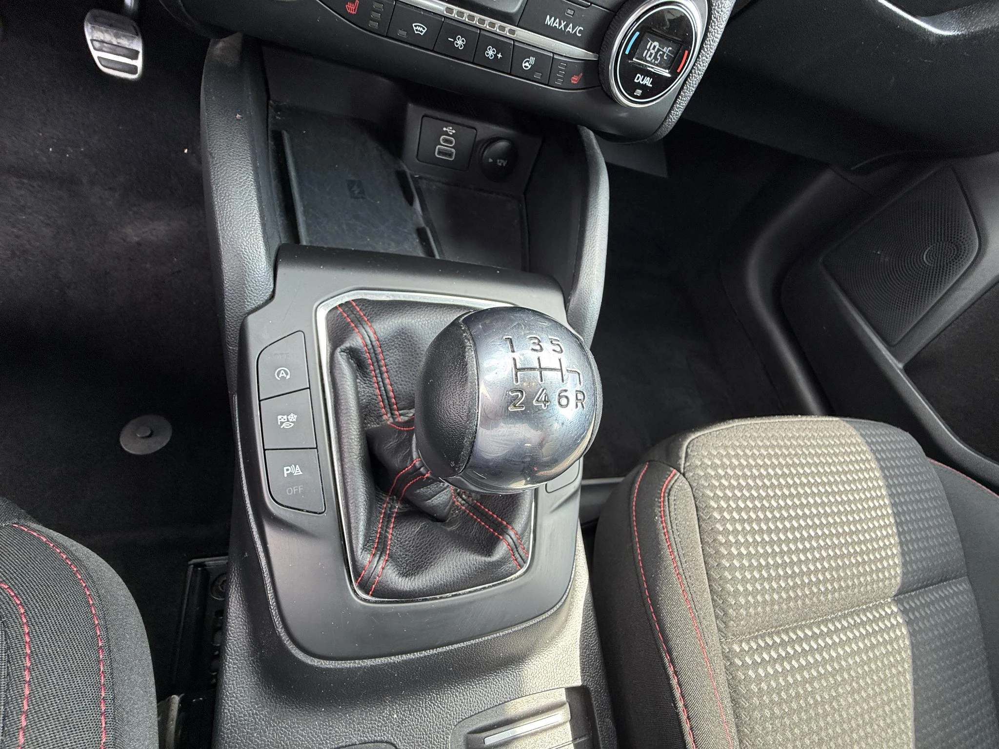 Ford Focus Wagon 1.0 EcoBoost Hybrid ST Line Style
