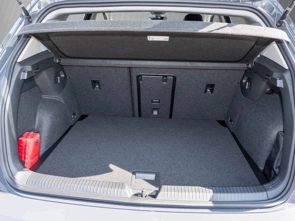 Volkswagen-Golf-image-5