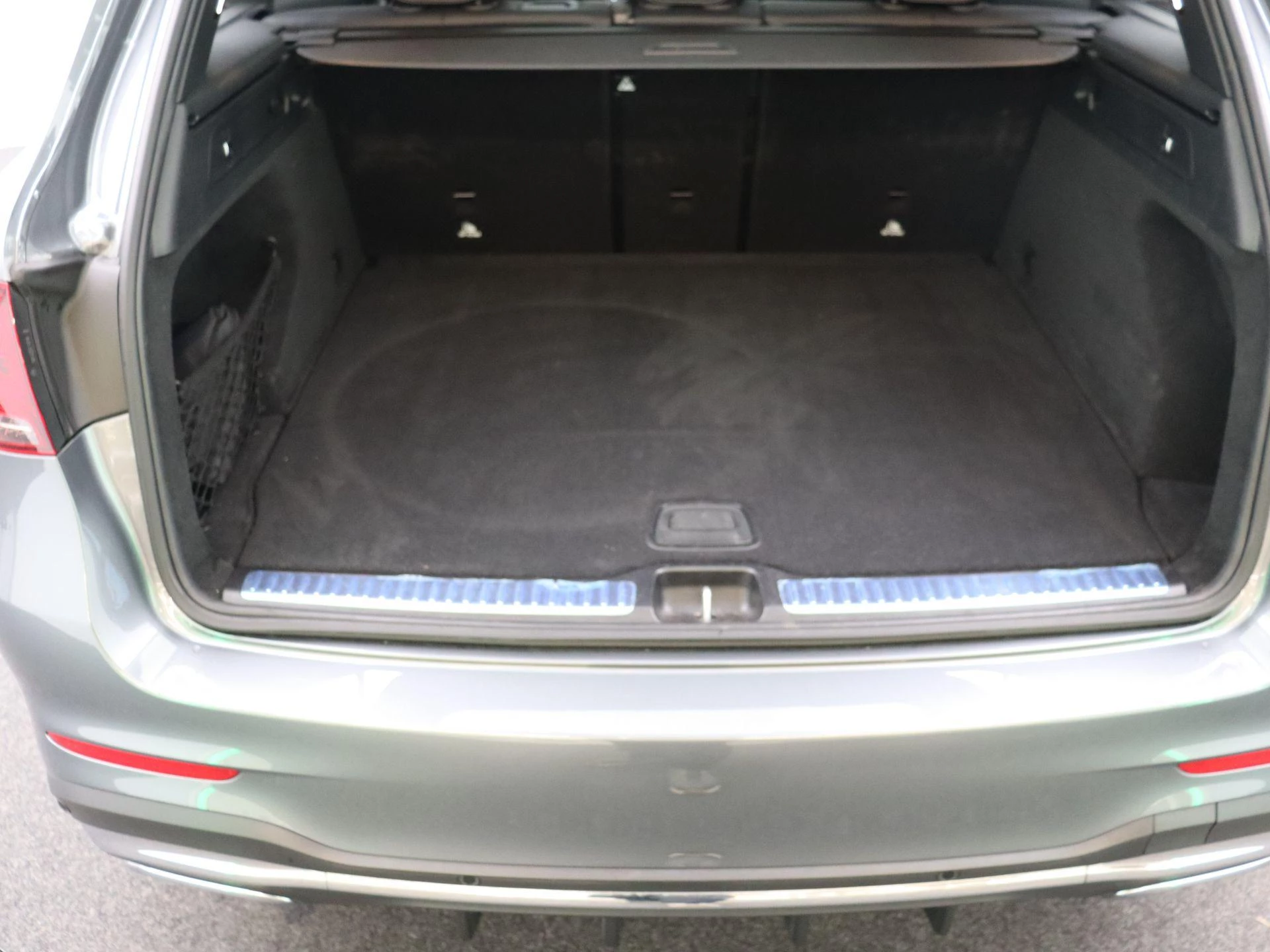 Mercedes-Benz-GLC-image-18