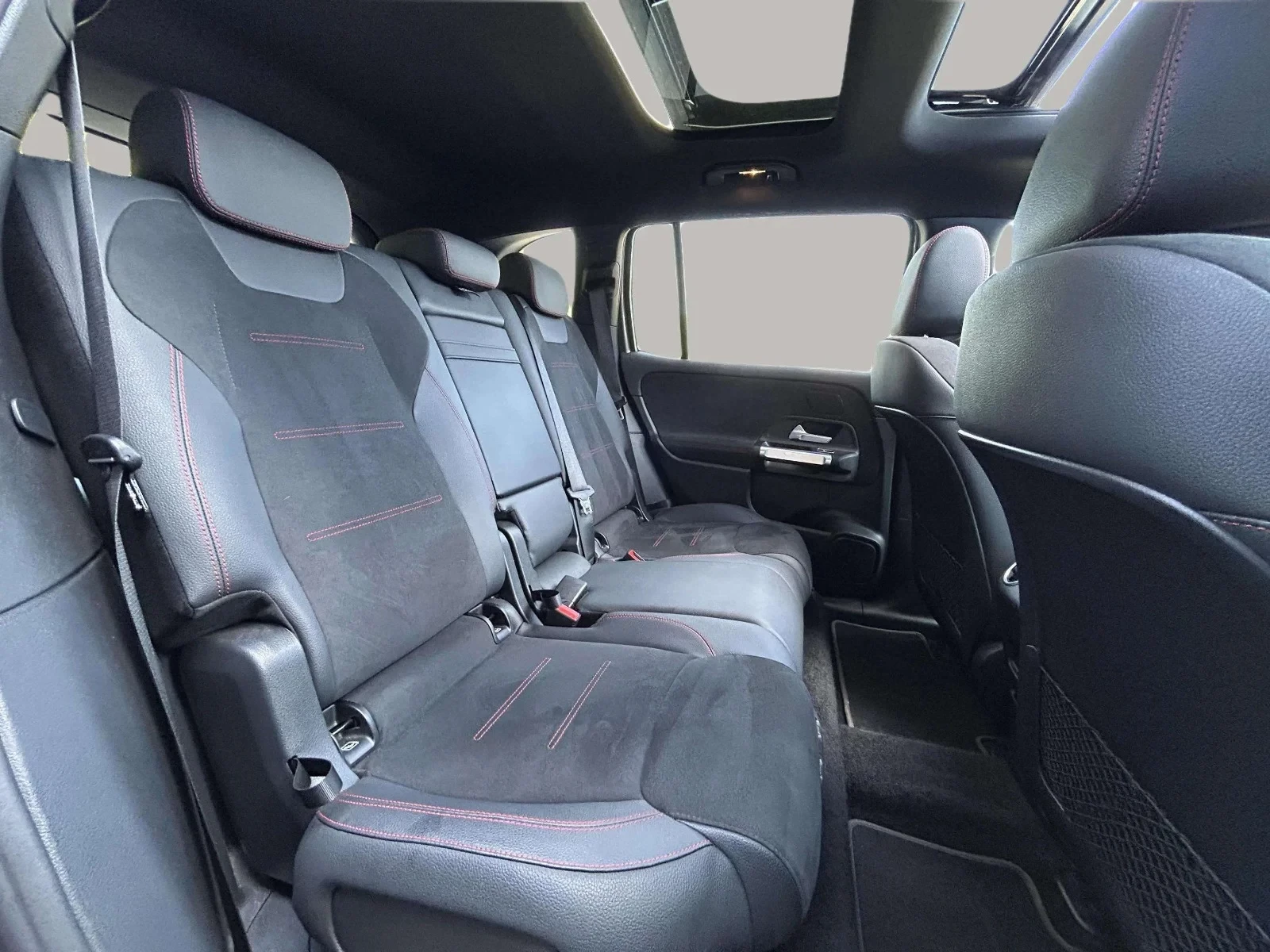 Mercedes-Benz-EQB-image-21