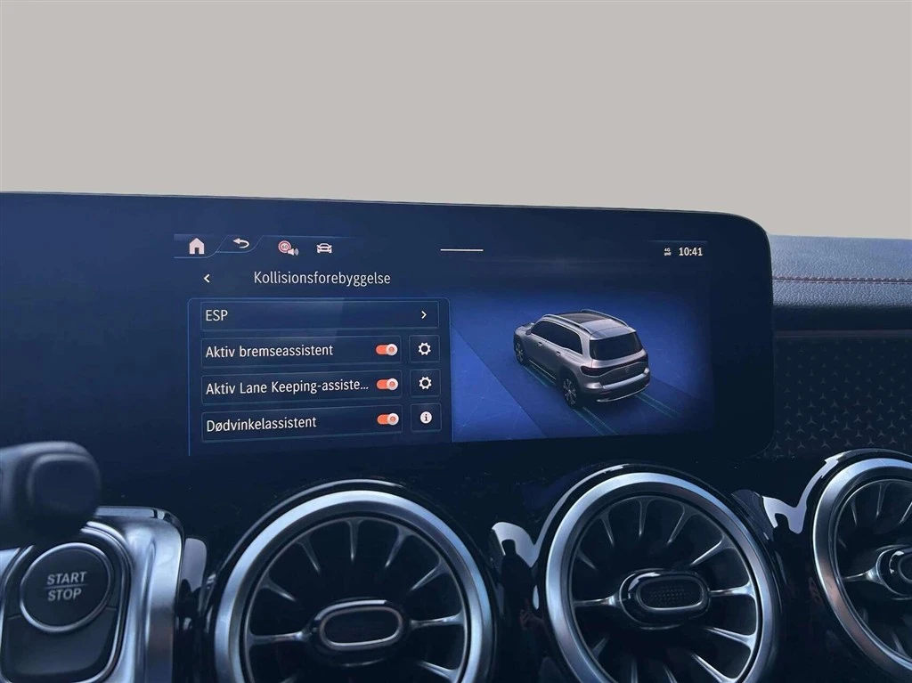 Mercedes-Benz-EQB-image-18