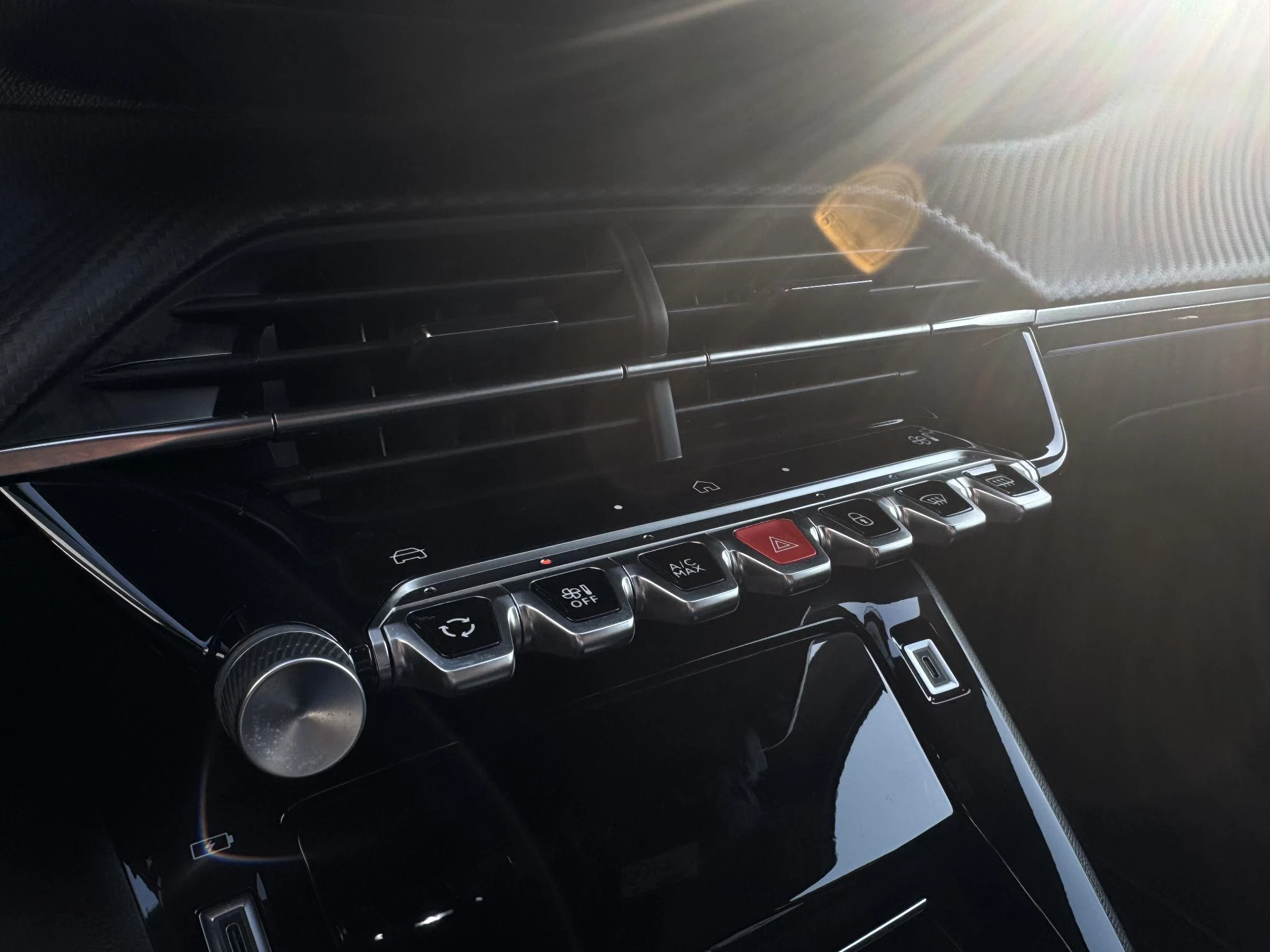 Peugeot-e-2008-image-17