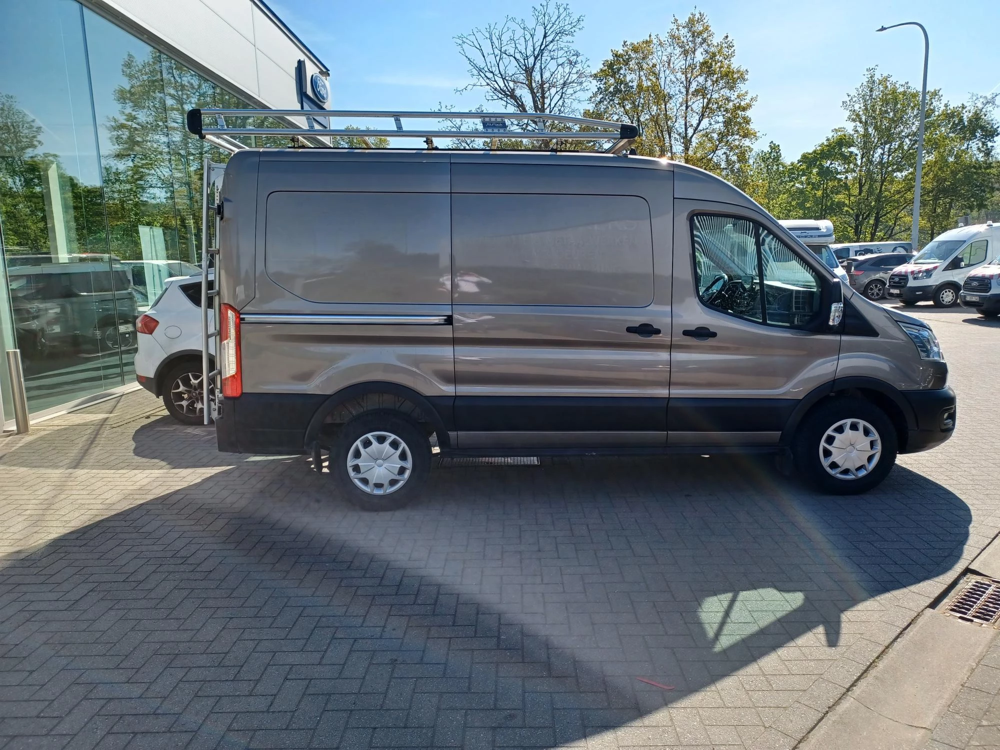 Ford Transit 2T Trend