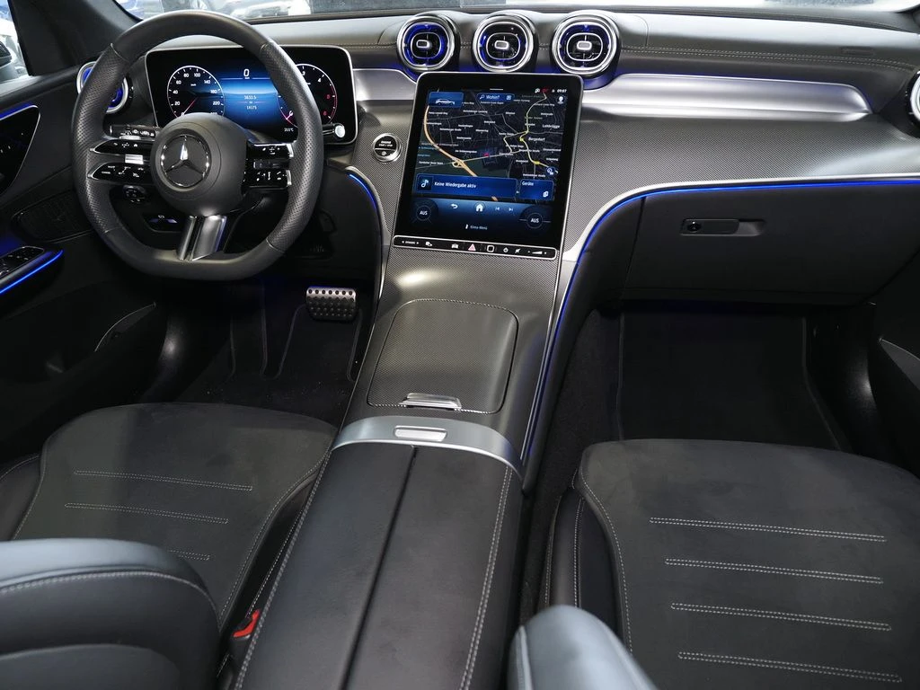 Mercedes-Benz-GLC 220 d-image-11