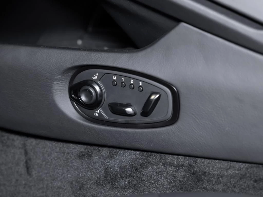 Aston Martin DB12 Coupe Bowers & Wilkins