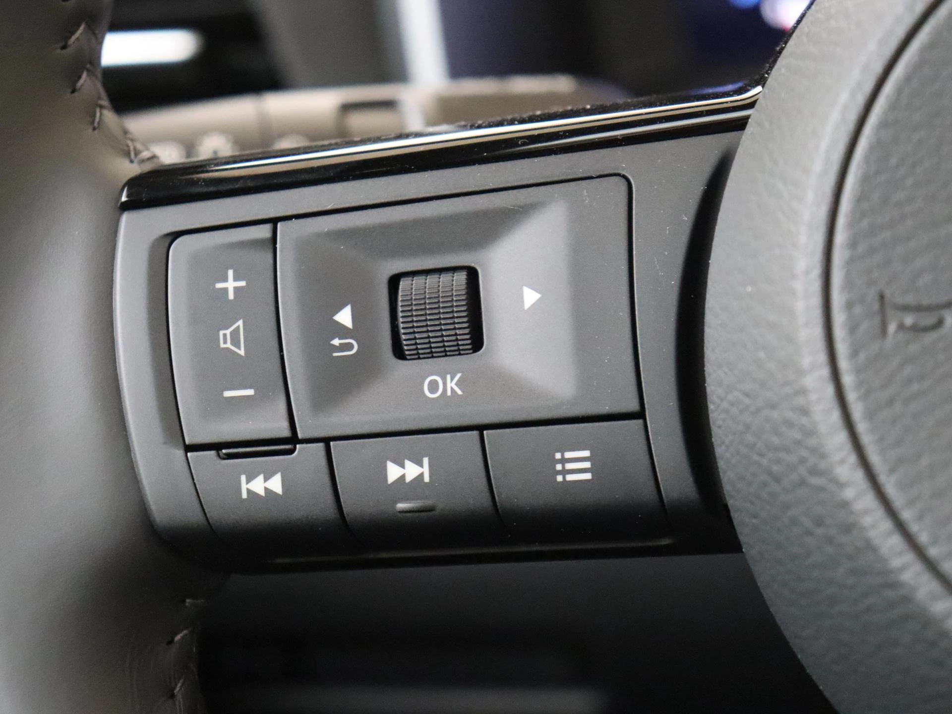 Nissan-QASHQAI-image-12