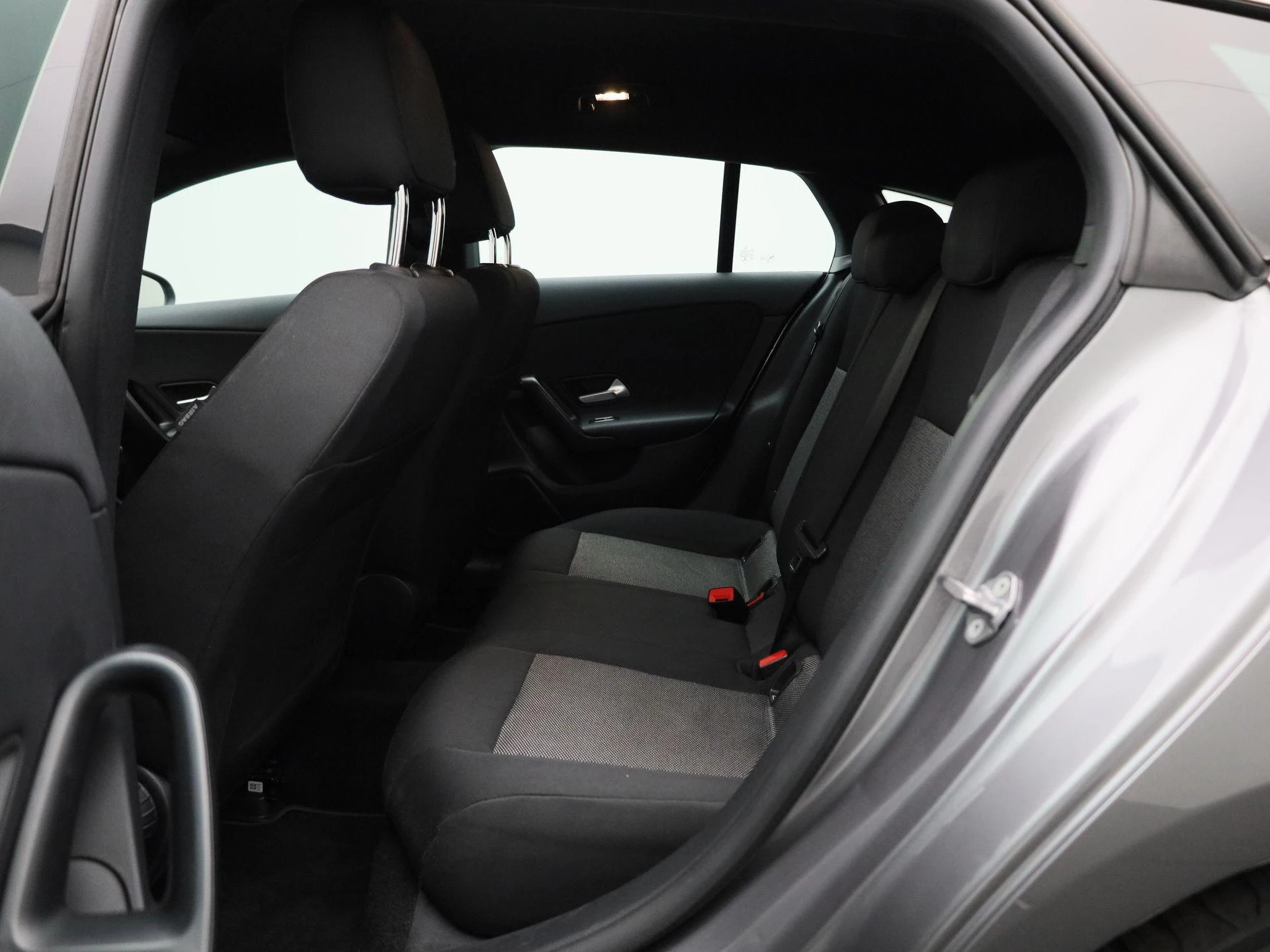 Mercedes-Benz-CLA-image-11