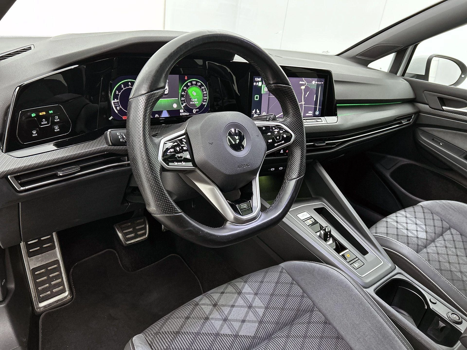 Volkswagen-Golf-image-20