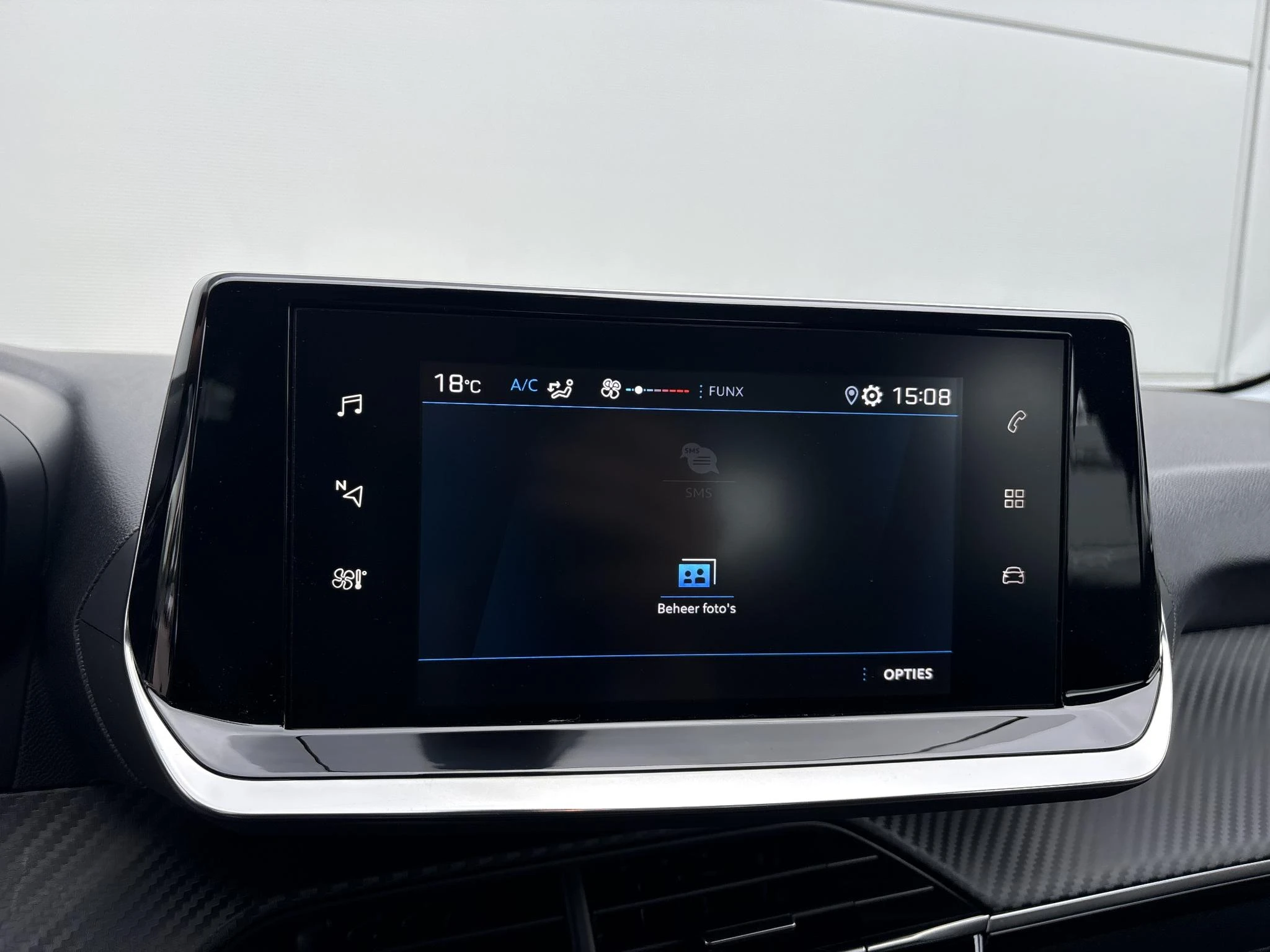 Peugeot-208-image-17