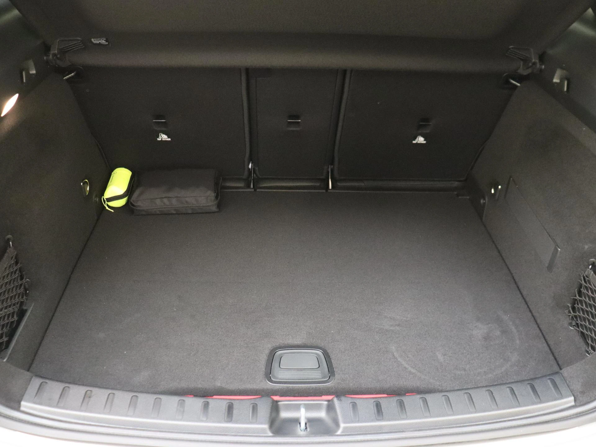 Mercedes-Benz-GLA-image-33