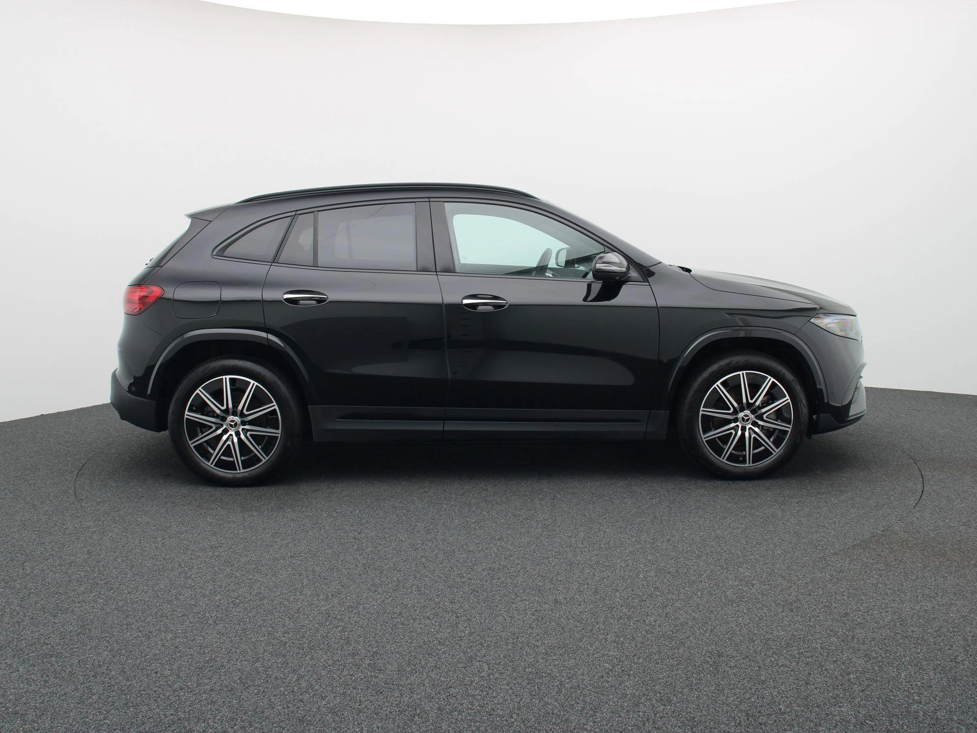 Mercedes-Benz-EQA-image-5