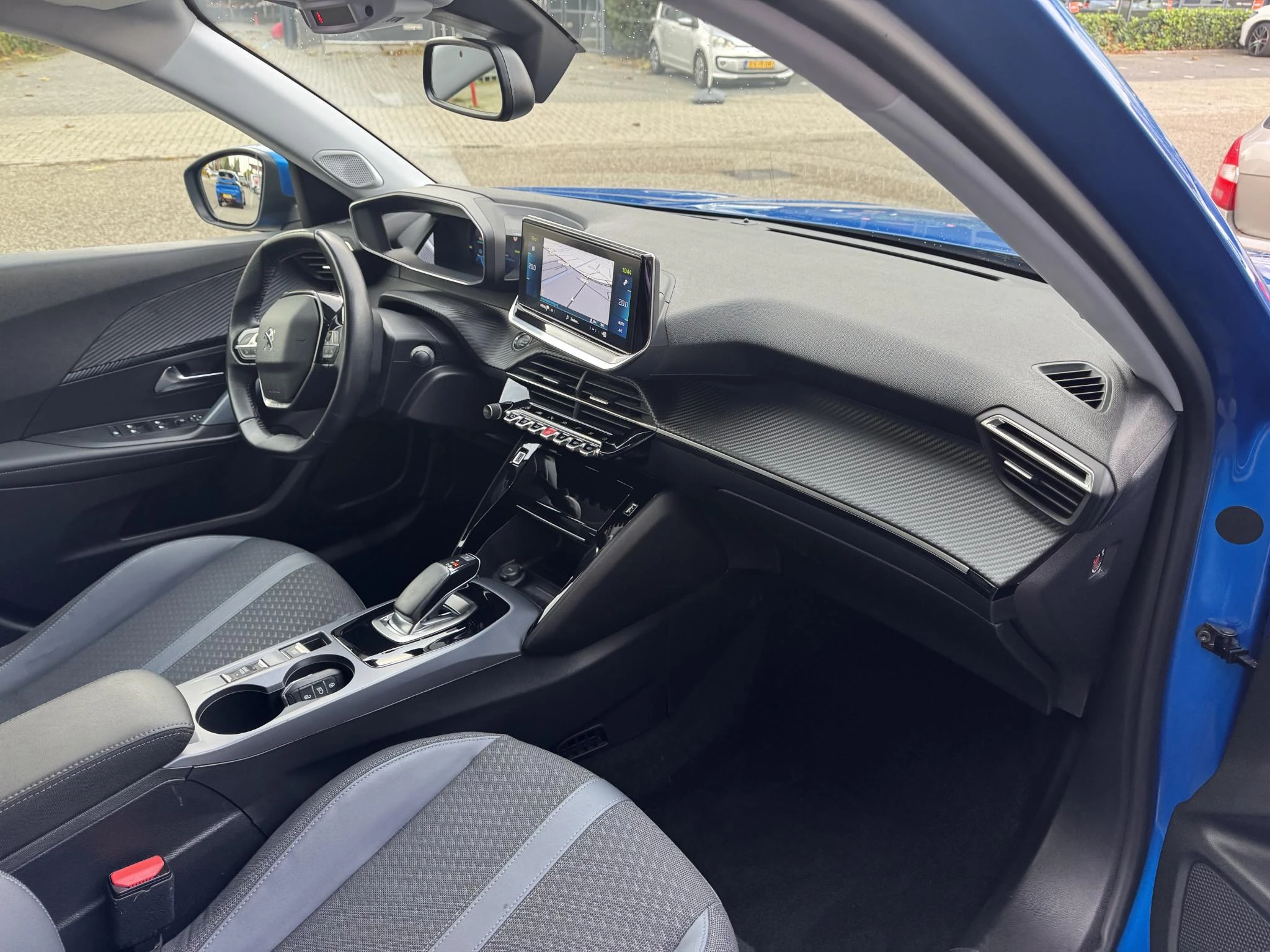 Peugeot-e-2008-image-10