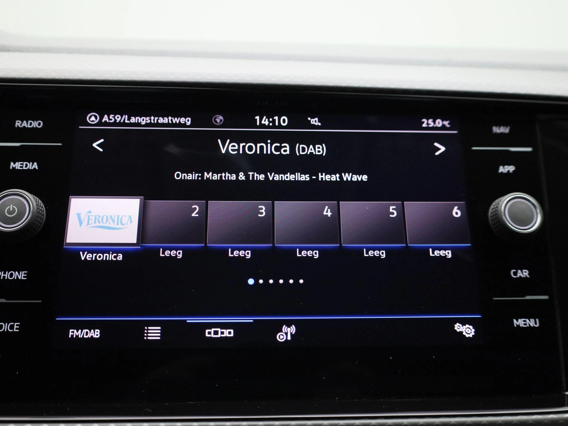 Volkswagen-T-Cross-image-14