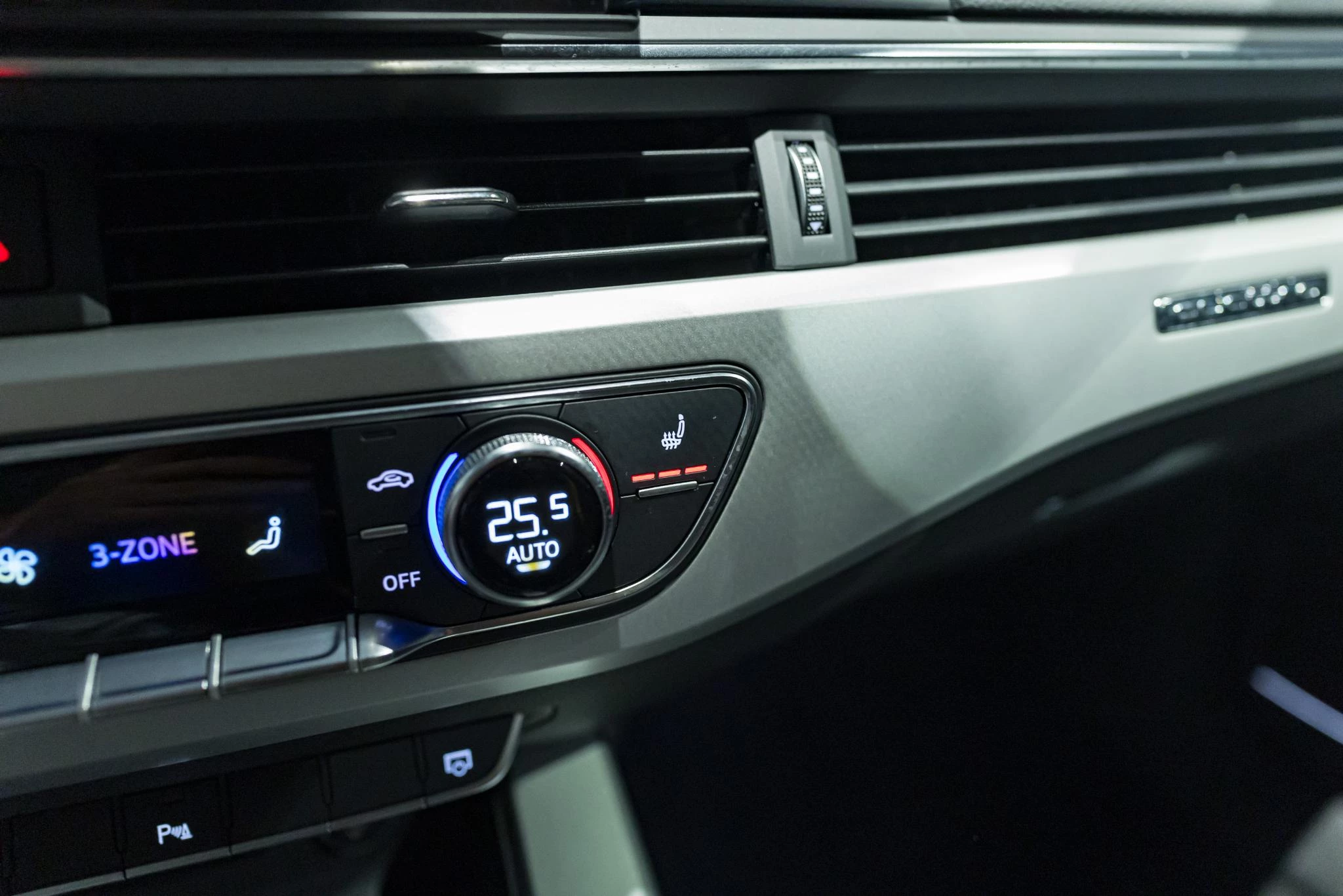 Audi A4 Avant 40 TFSI S tronic S line quattro Avant