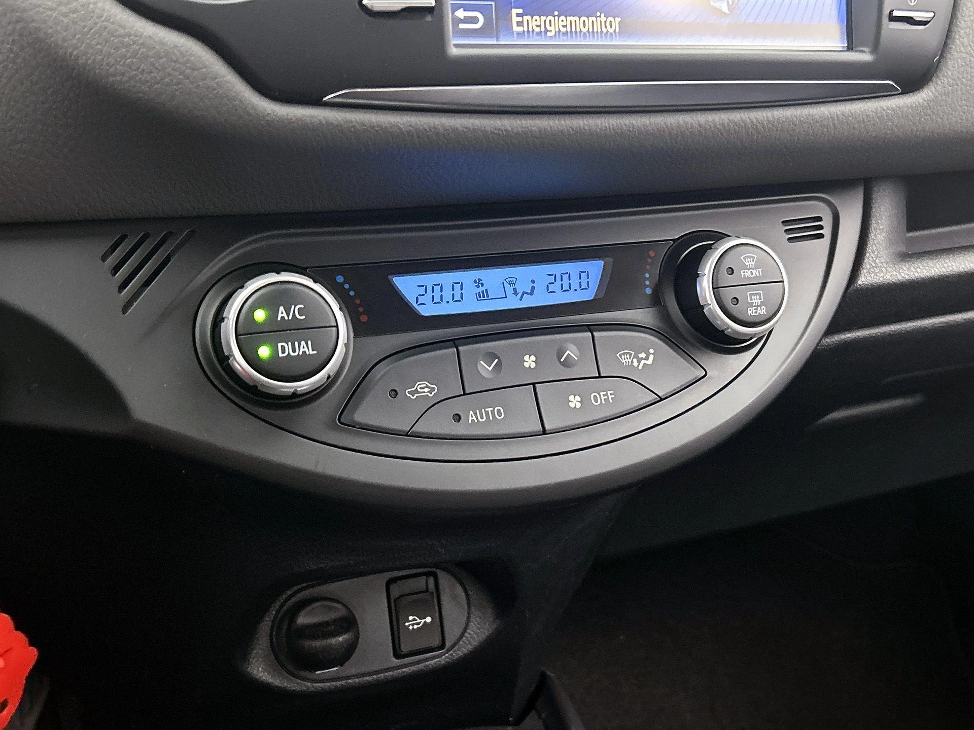 Toyota-Yaris-image-22