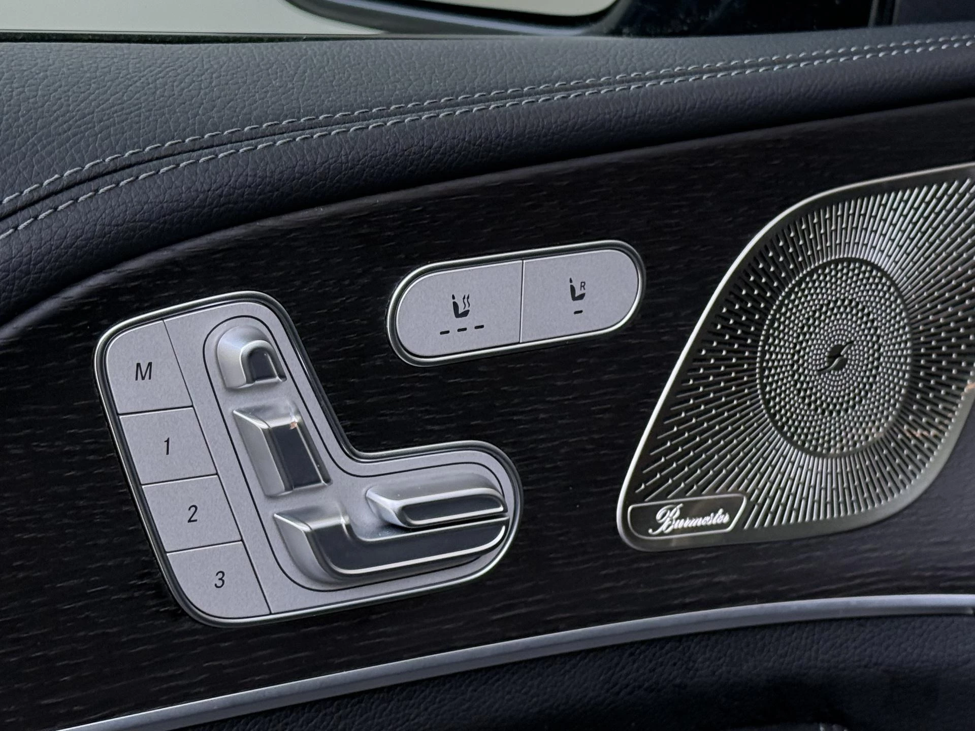 Mercedes-Benz-GLE-image-28