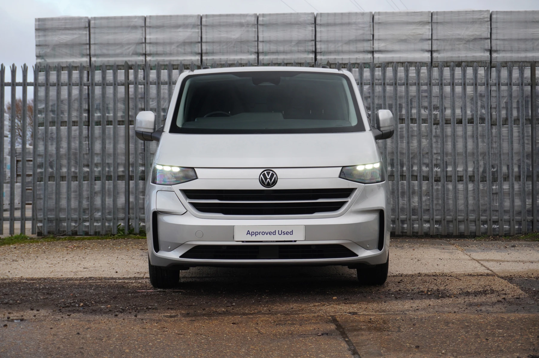 Volkswagen-Transporter-image-6