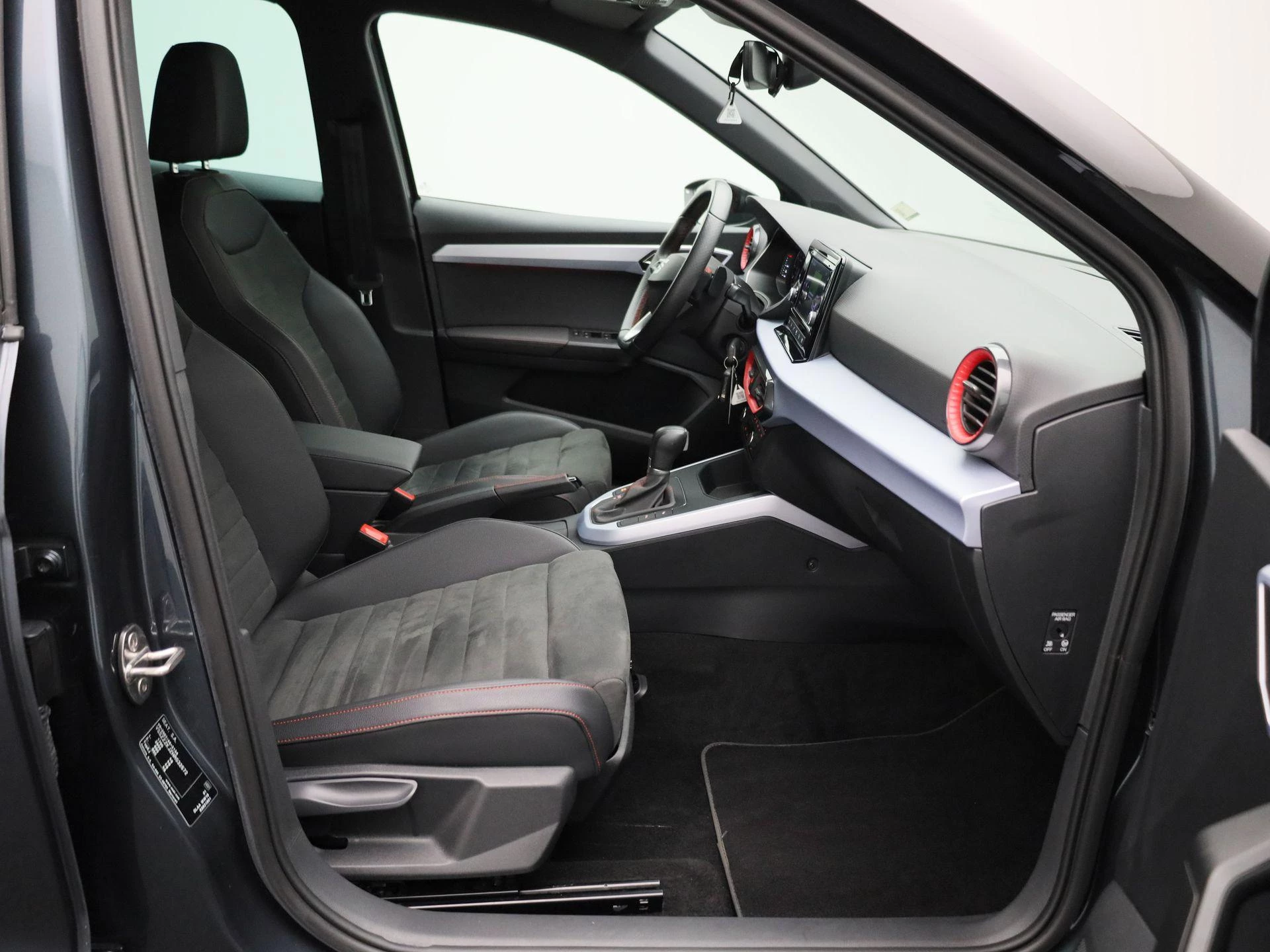 SEAT-Arona-image-29