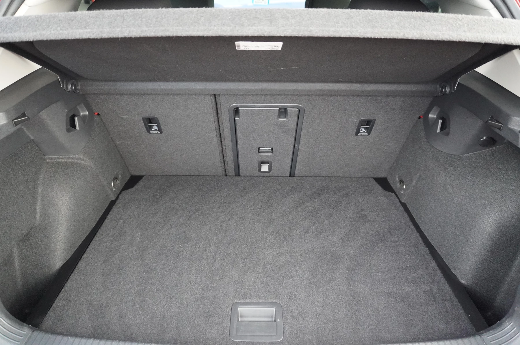 Volkswagen-Golf-image-12