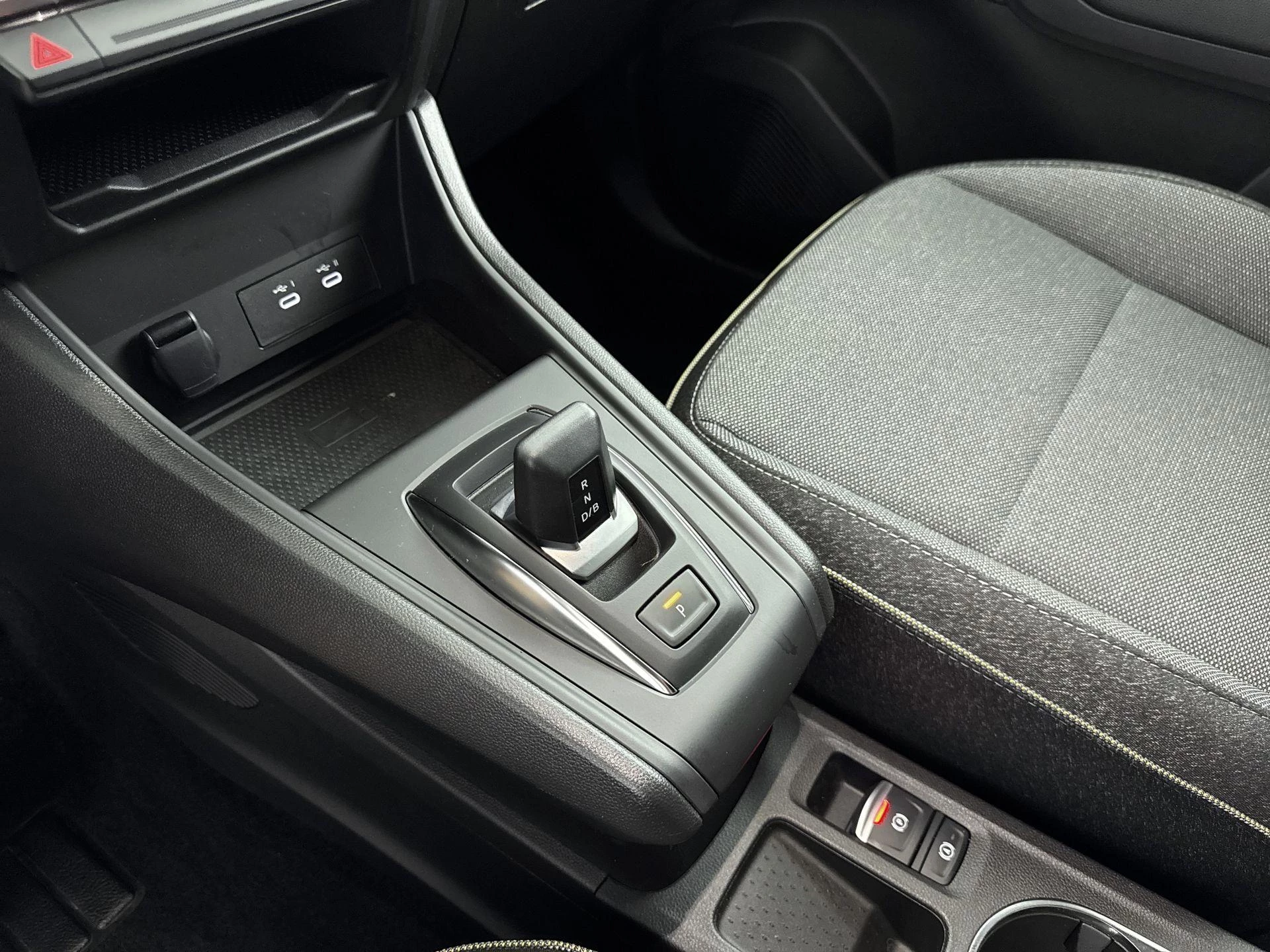 Renault Captur 1.8 E-Tech full hybrid 160 techno