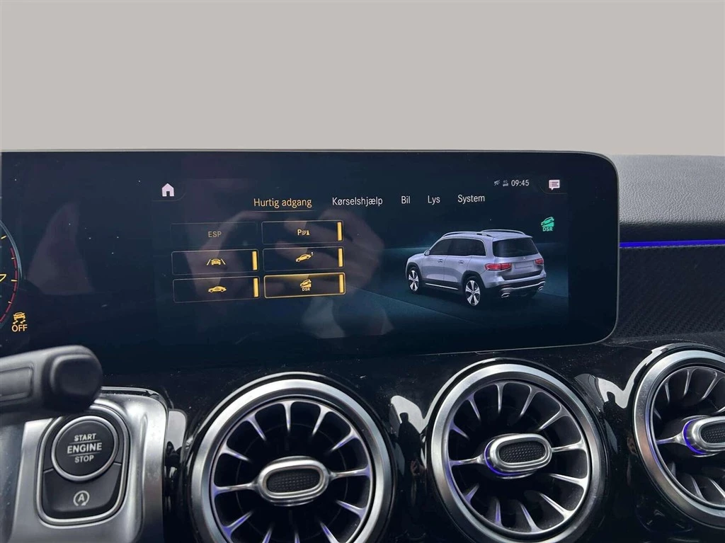 Mercedes-Benz-GLB-image-19