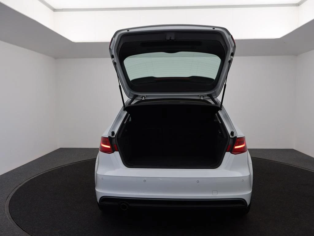 Audi A3 Sportback Audi A3 Sportback Attraction 1.2TFSI 110PK *CRUISE CONTROL*PDC*NAVI*ZETELVERWARMING*...*