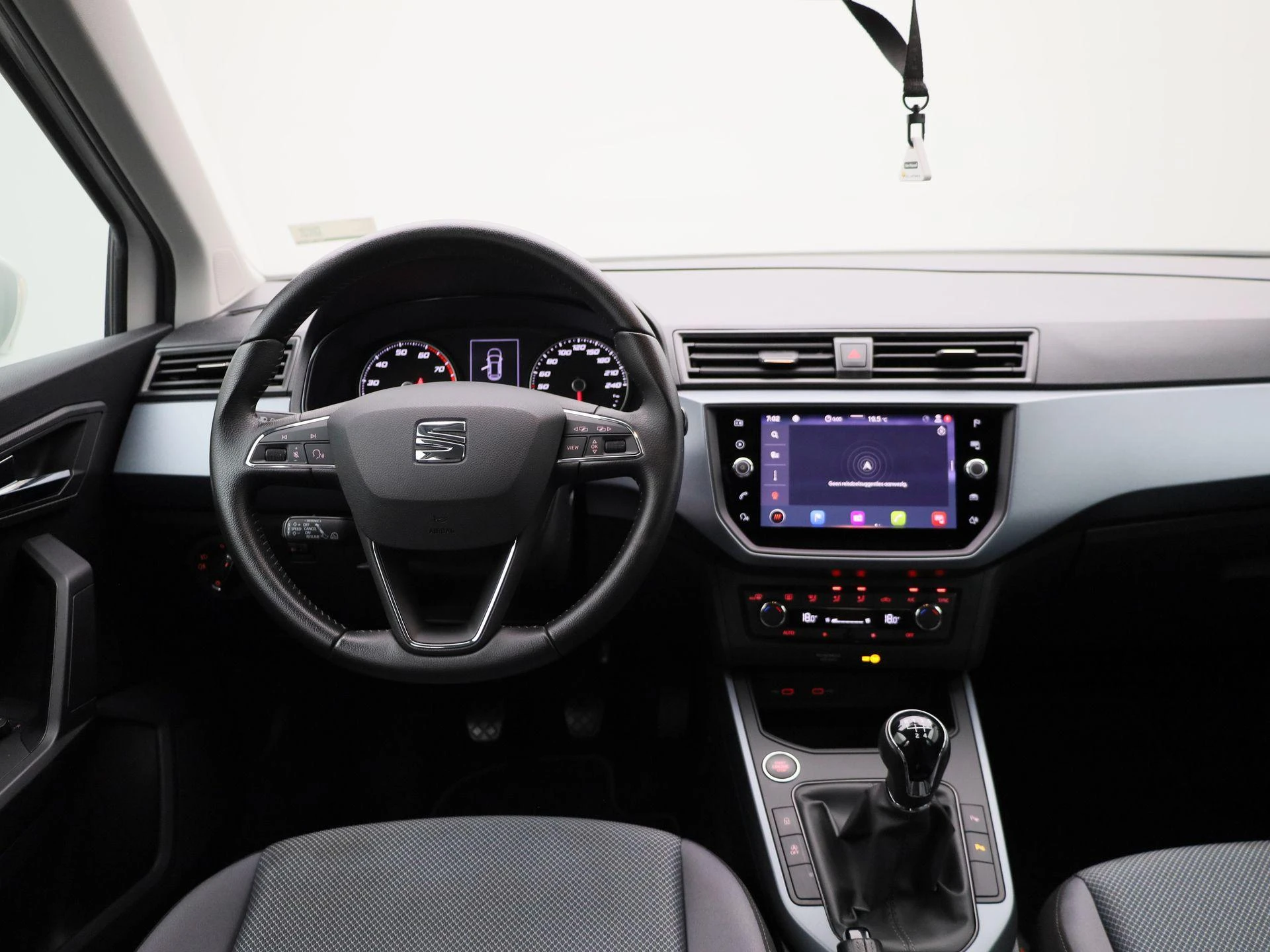 SEAT-Arona-image-6