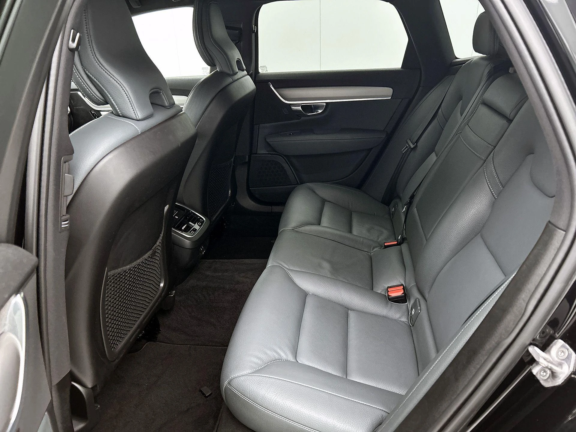 Volvo-V90-image-27
