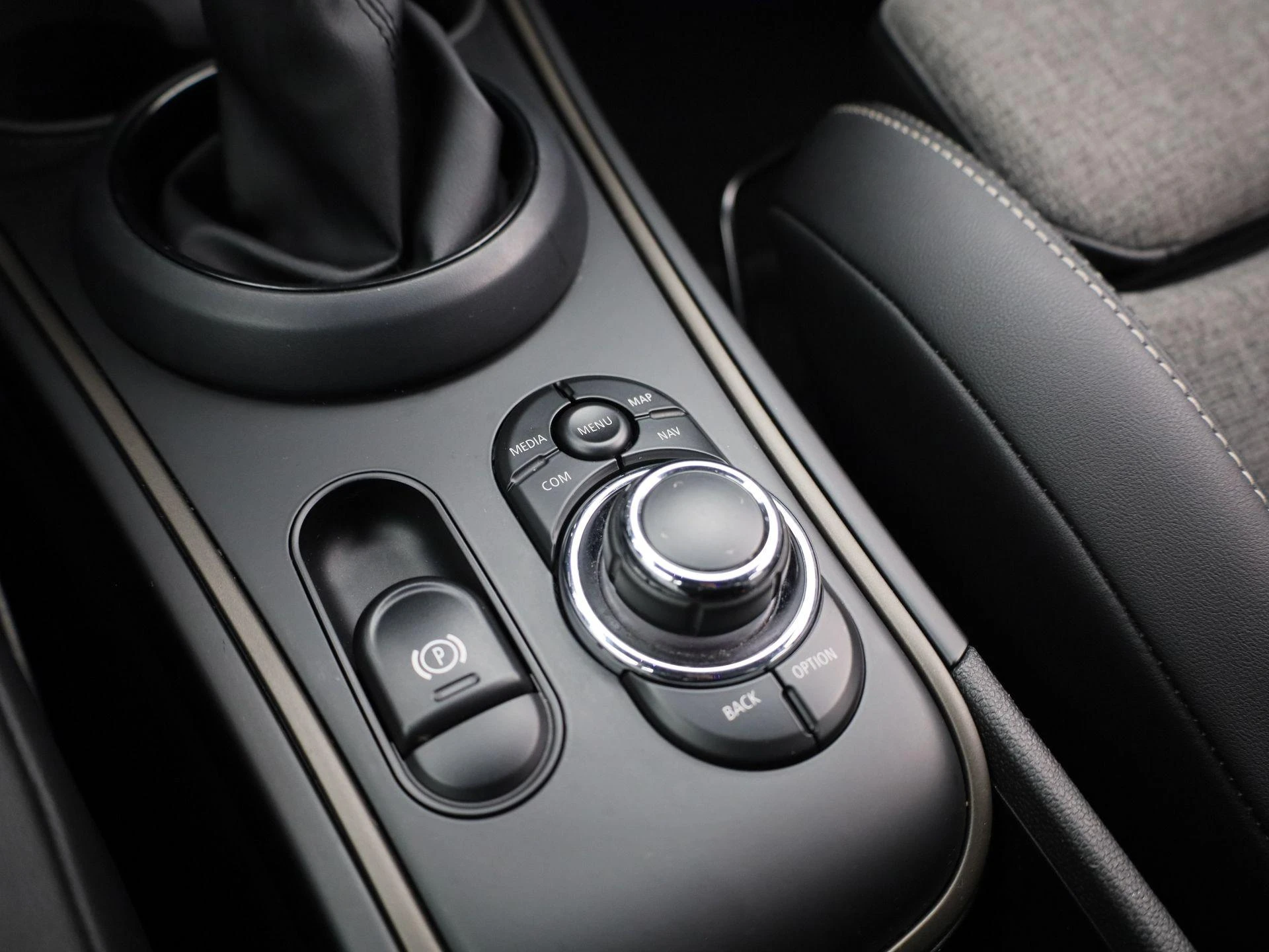 MINI-Countryman-image-29